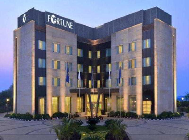 ฟอร์จูน โฮเต็ล พาร์ค ออเรนจ์ สิธาวาลี Hotel Bhiwadi ภายนอก รูปภาพ